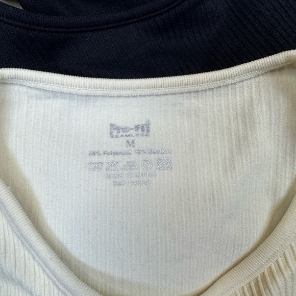Pro-Fit Sports Bra Set Womens Size M 2-Pack Antique White & Black Seamless - Picture 5 of 6